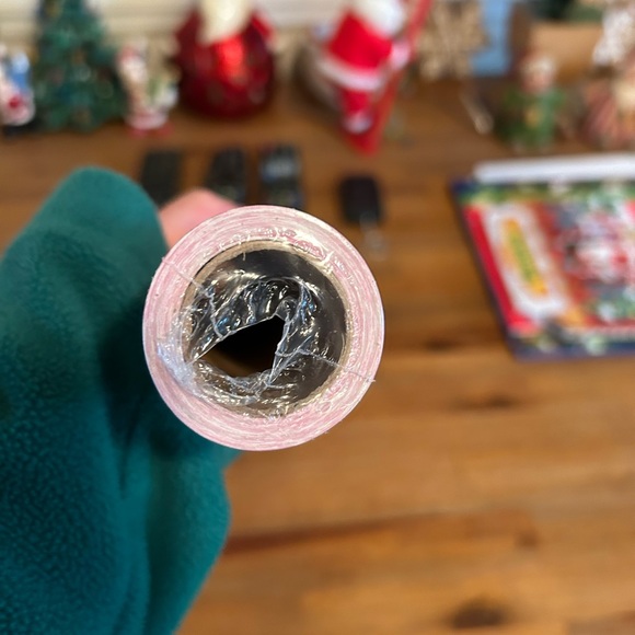 Lilly Pulitzer Wrapping Paper - Picture 3 of 3